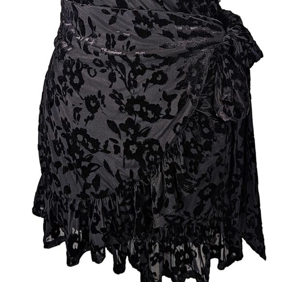 Free People Olivia Velvet Burnout Slip Black Y2K Ruffle Sleeveless Strappy S - Picture 3 of 9